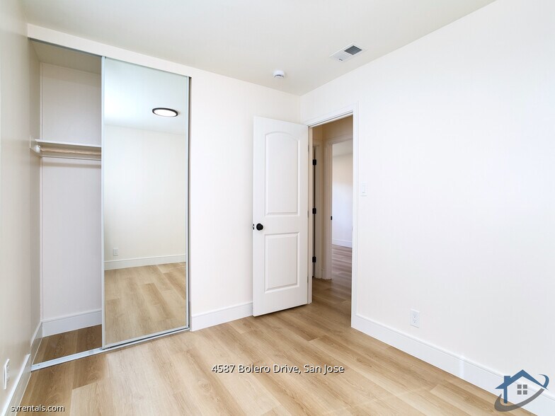 Building Photo - 4587 Bolero Dr