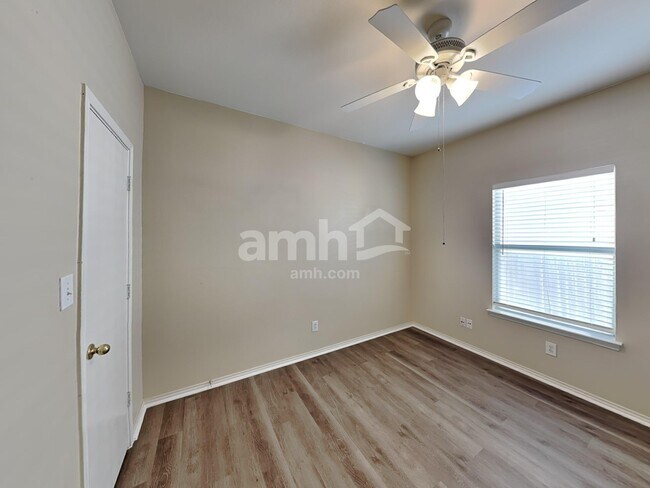 Building Photo - 9842 Charline Ln