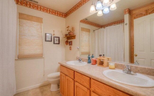 Building Photo - 449 Silver Leaf Dr