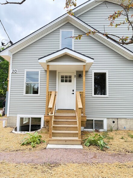 Building Photo - 20 Poirier Pl