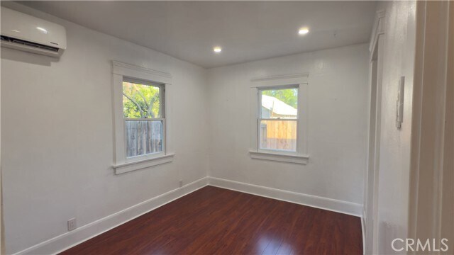 Building Photo - 118 E Palm Ave