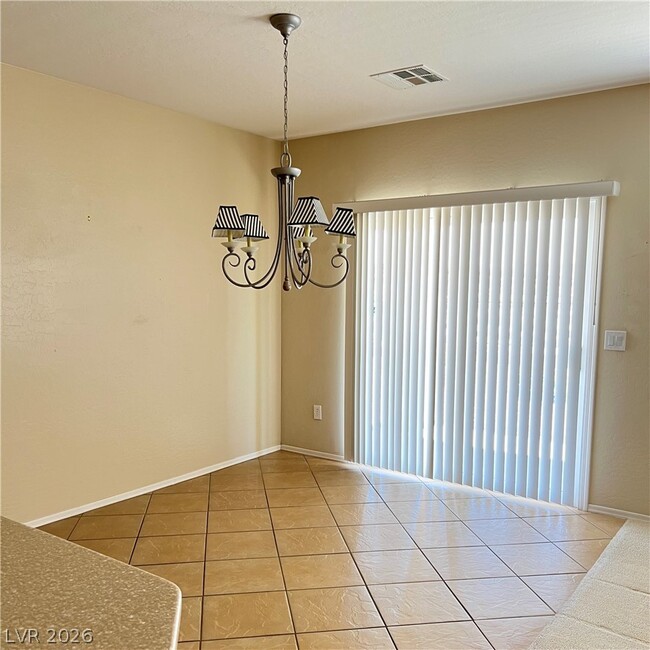 Building Photo - 2381 Ecliptic St