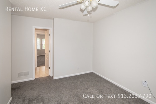 Building Photo - 9105 W 132nd Terrace