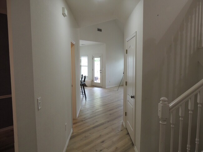 Building Photo - 4416 W Indianola St