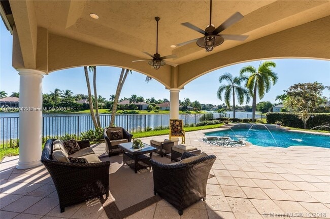 Primary Photo - 2726 Meadowood Dr