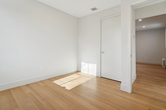 Building Photo - 75 Midland Ave