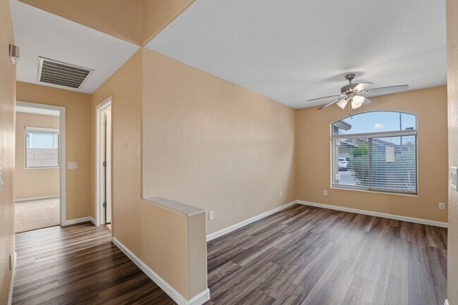 Building Photo - 25840 W Winslow Ave