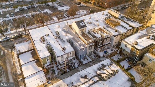 Building Photo - 1015 Riverside Ave