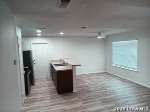 Building Photo - 7526 Valley Oak