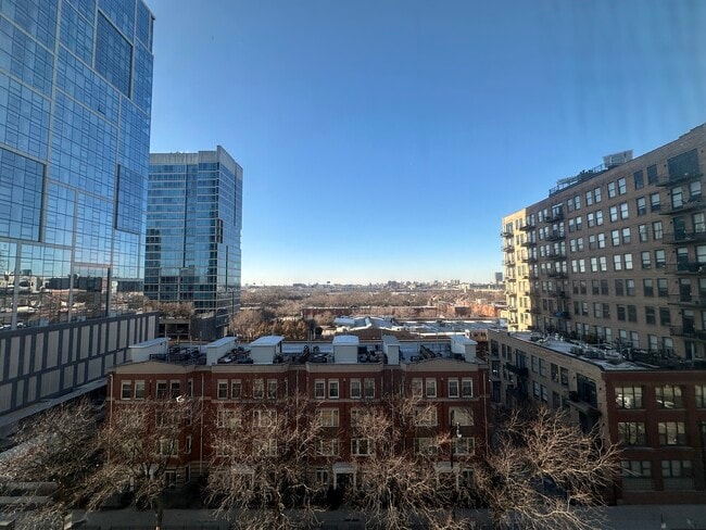 Building Photo - 1345 S Wabash Ave