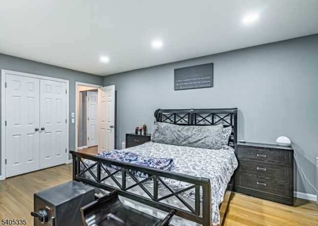 Building Photo - 320 South St