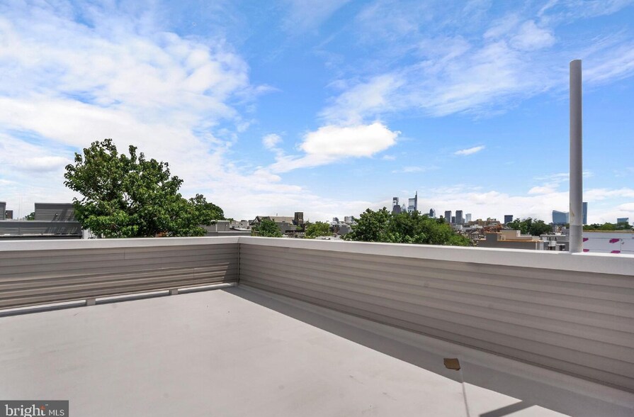 Building Photo - 1510 N Myrtlewood St