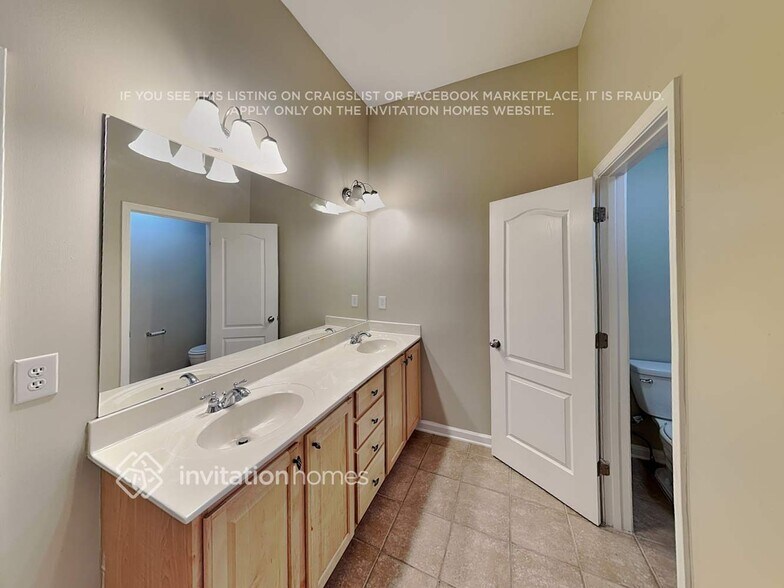 Building Photo - 1160 Martins Down Dr SE