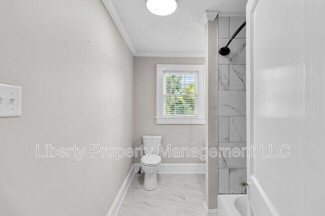 Building Photo - 1312 Summit Ave