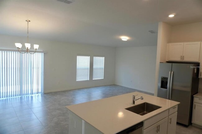 Building Photo - 2051 Punch Bowl Ave