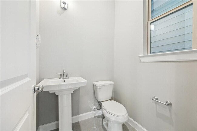 Building Photo - 5217 Amber St