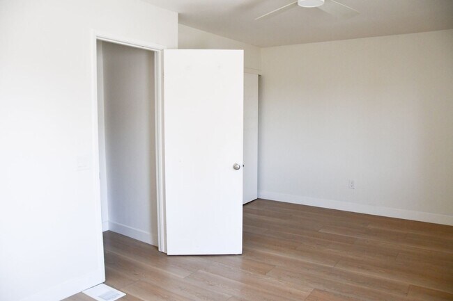 Building Photo - 994 Valencia St