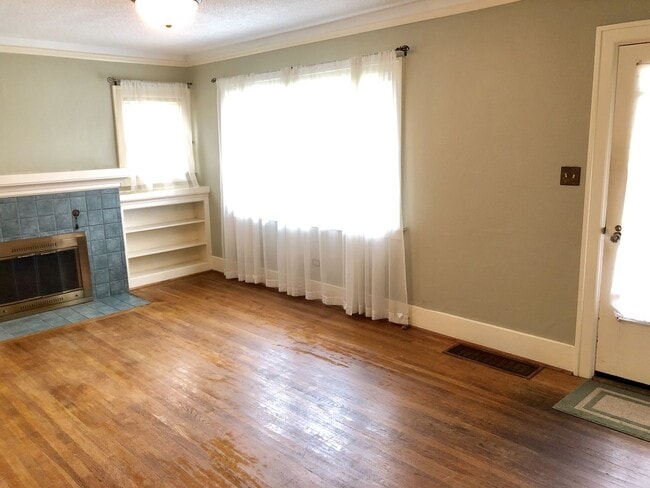 Building Photo - Gorgeous NE Portland Home!