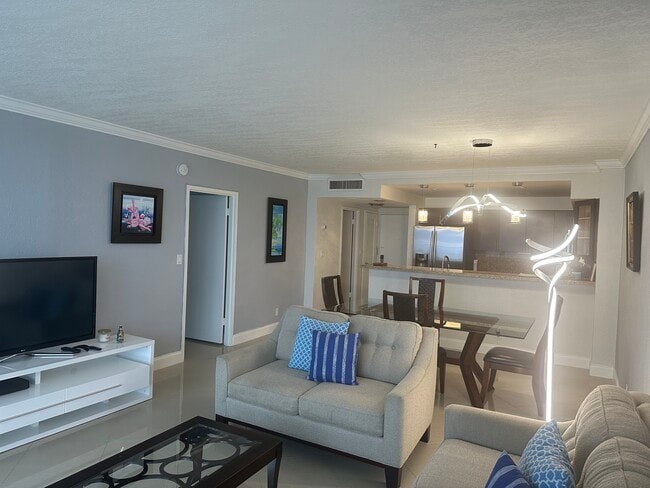 Building Photo - 3725 S Ocean Dr