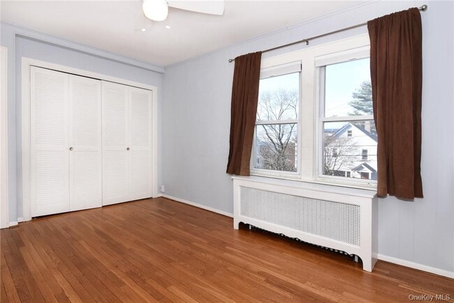 Building Photo - 27 Maple St