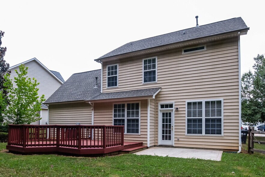 Building Photo - 12132 Old Willow Rd