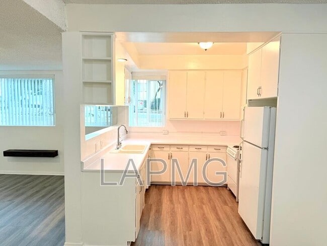 Building Photo - 808 Princeton St