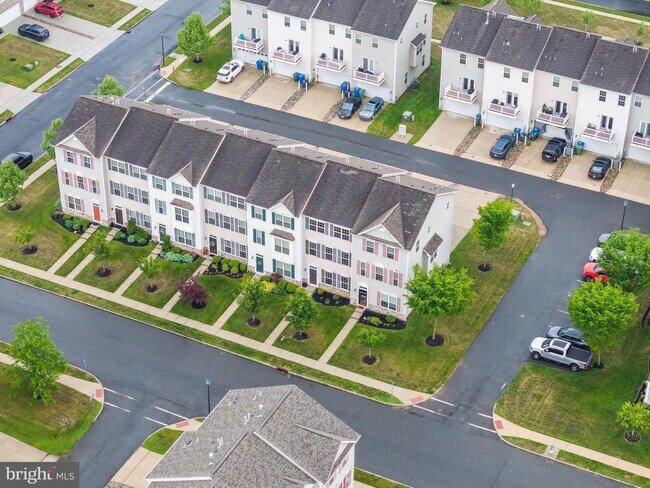 Building Photo - 1126 Munyon Dr