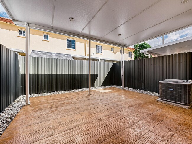 Building Photo - 11475 NW 94th Pl