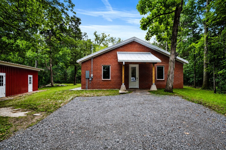 Building Photo - 205 Woodcraft Dr