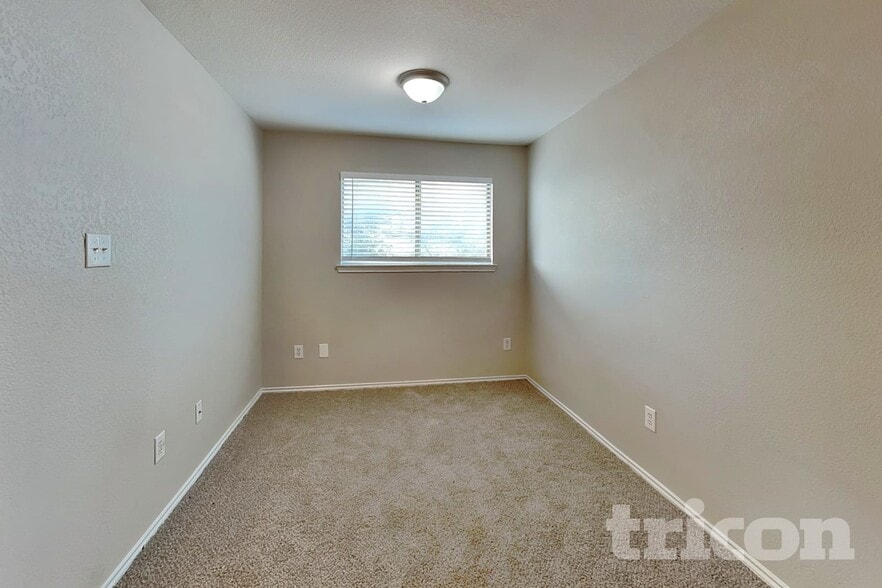 Building Photo - 8210 Grissom Cir