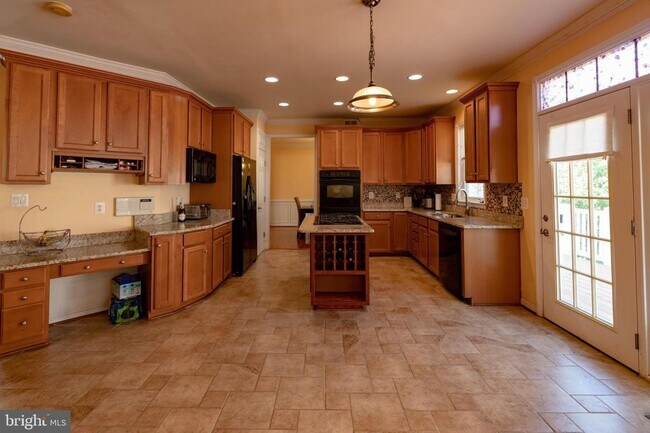 Building Photo - Luxury living in Lorton Valley