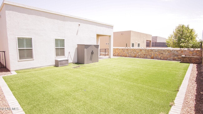 Building Photo - 14904 Tierra Escape Ave