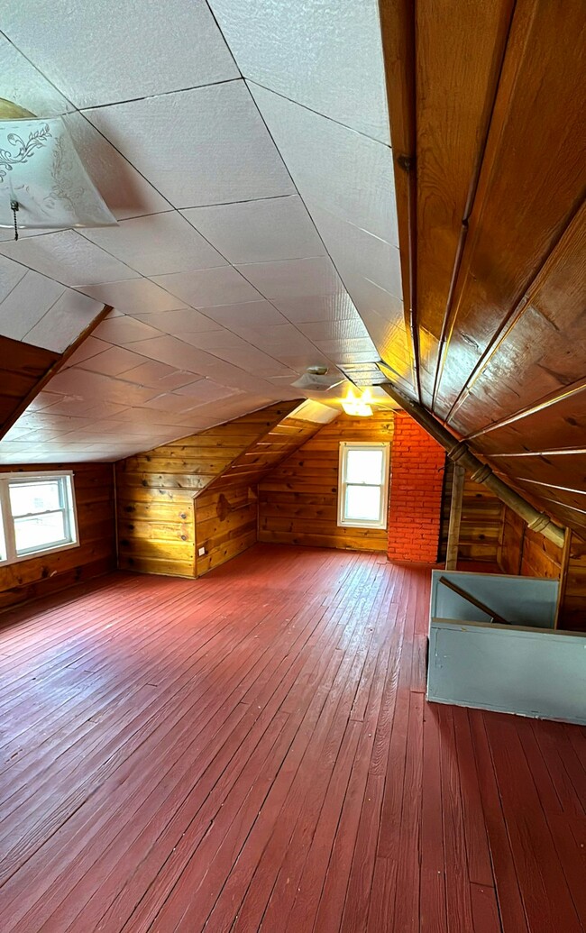 Building Photo - 3631 E 133rd St