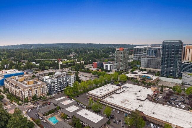 Building Photo - Bright Renovated 1 Bedroom Corner Condo in the Heart of Downtown Bellevue