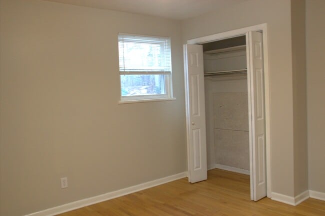 Building Photo - 514 Delaney Rd NW