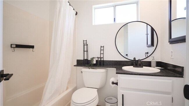 Building Photo - 405 Ribbon Beach Way