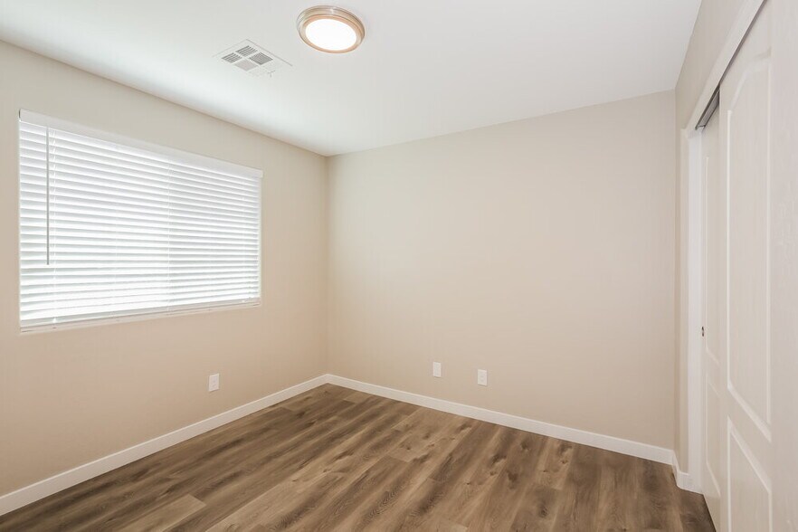 Building Photo - 6212 Red Jamboree Ct