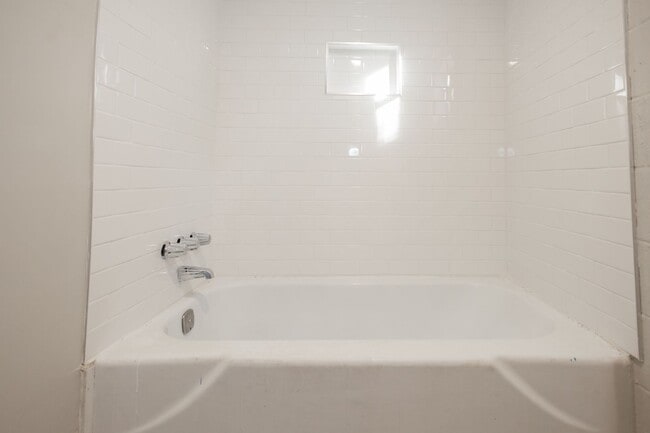 Building Photo - 731 Williams St