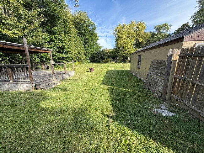 Building Photo - 3513 Dakota Ave