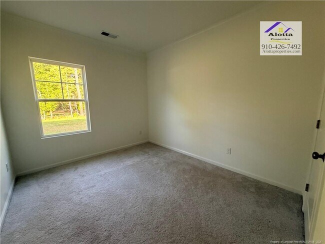 Building Photo - 156 Hanover Dr