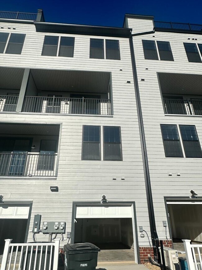 Building Photo - 13286 CoalField Station Ln, Midlothian, VA...