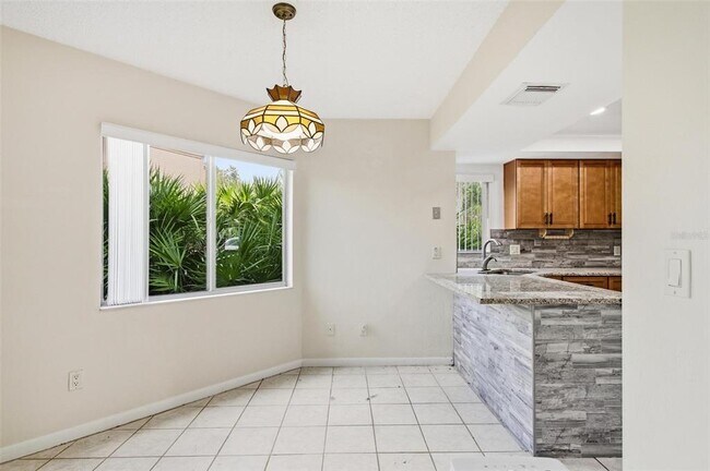 Building Photo - 41 Hembury Ln