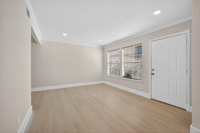 Building Photo - 1221 Cedar Post Ln