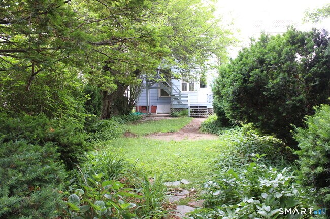Building Photo - 28 Cottage St