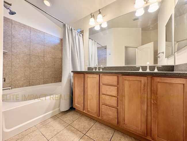 Building Photo - 7159 E Cherrywood St