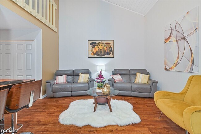 Building Photo - 15080 Riverbend Blvd