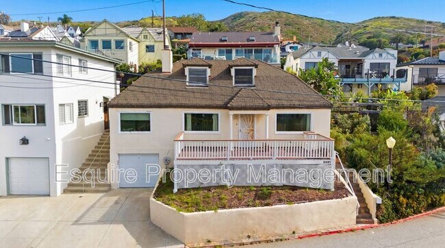 Building Photo - 2381 Hyland Ave