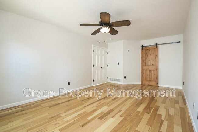 Building Photo - 10571 W 83rd Pl