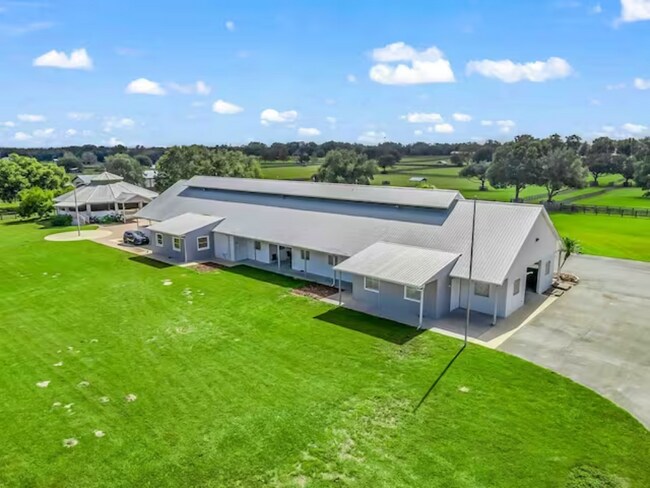 Equestrian Center - 1350 NE 105th Ln
