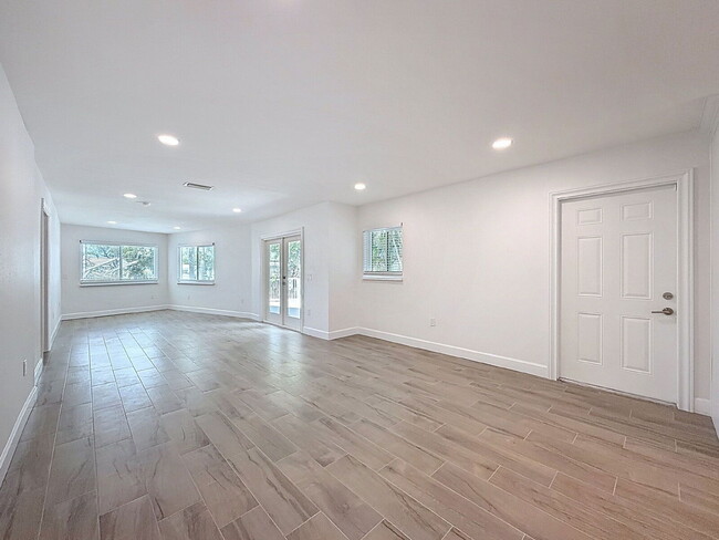 Building Photo - 200 176th Terrace E